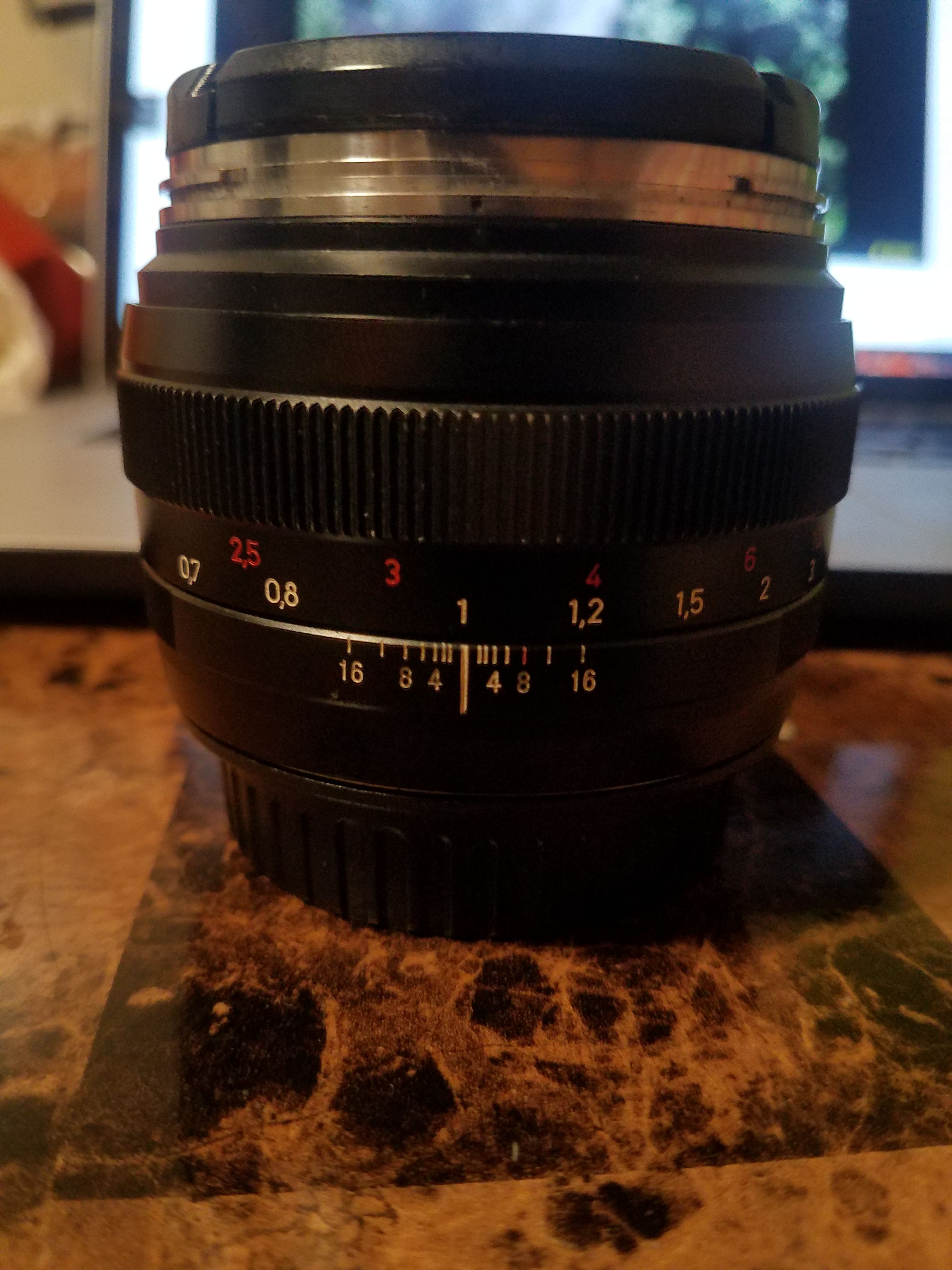 Canon 50mm F1.4 lens zeiss