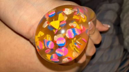 Gel squishy with cupcakes inside