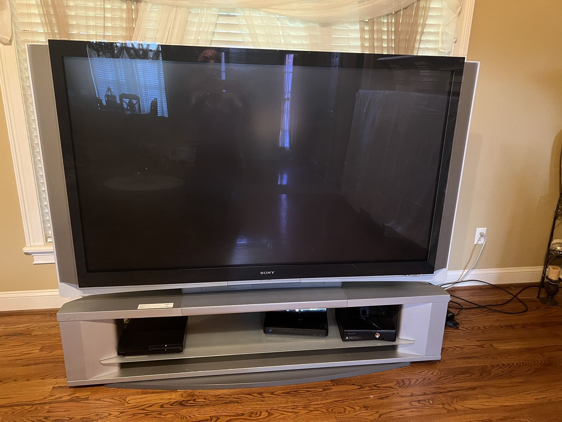Samsung 75 Inches TV