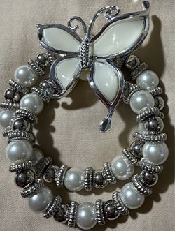 Pearl and Silver Butterfly Beaded Bracelet