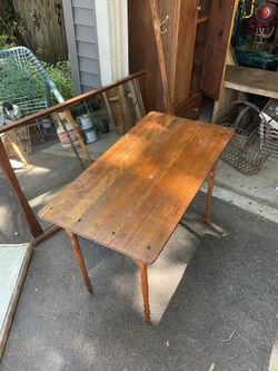 Antique Paris Mfg Maine Mercantile Child’s Folding Sewing Tablewith 36 Inch Ruler