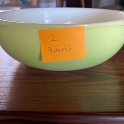 Vintage Pyrex bowl