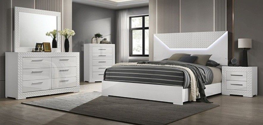 Brand New White 4pc Queen Bedroom Set (Available In Eastern King)