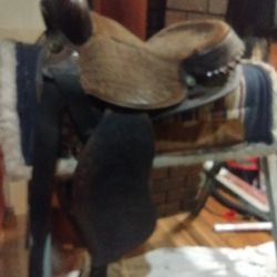 Western Saddle  15 Inch