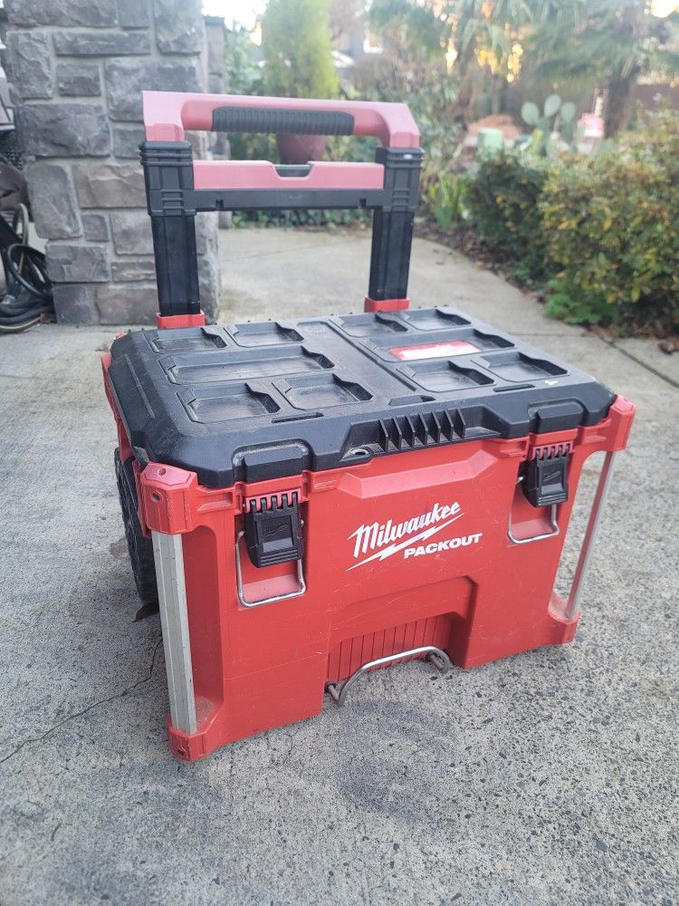 Milwaukee Rolling Tool Box