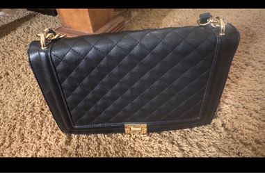 Black Quilted Shoulder Bag Gold Chain