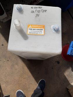 Fresh Water Tank With Hose  32”x12”