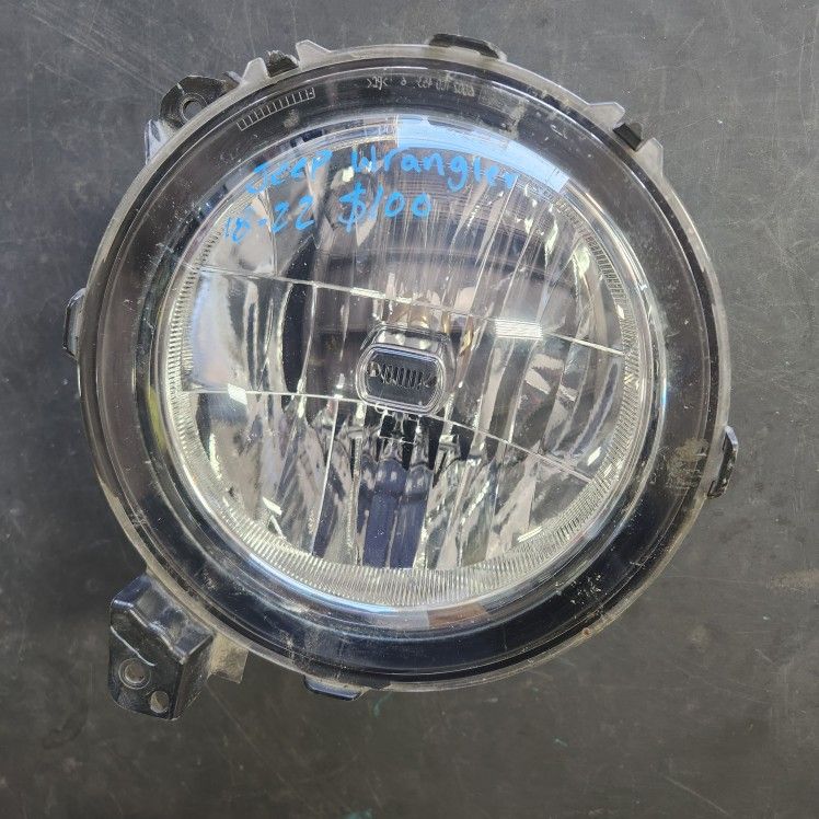 Jeep Wrangler Driver Side Headlight 2018 2019 2020 2021 2022 Part $100