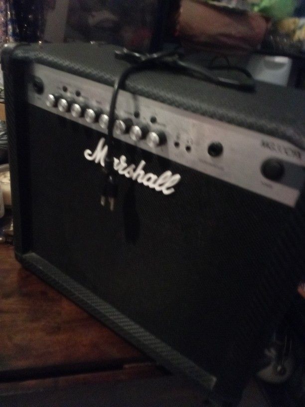 Amplicador De Guitarras Guitar Amplifier N 382model MG30CFX 120v60hz 70watts