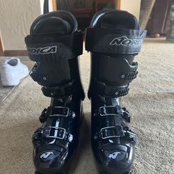NEW Nordica Patron Pro Ski Boots Size 27.5