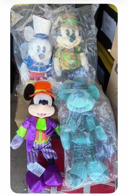 Disney staff … Lot ..animals 4 brand new