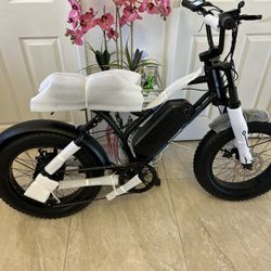 Ebike, fat tires, new open box, comfortable seat, full suspension, digital speedometer