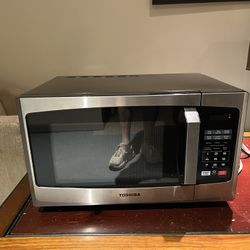 Toshiba microwave (like new-smaller-perfect for dorm