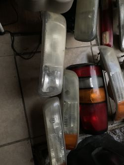 Chevy Suburban Headlights 2000/2006