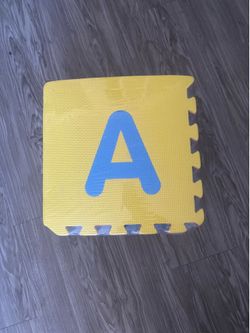 Big size foam puzzle with alphabet intact