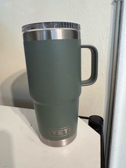YETI Rambler 20oz Travel Mug with Stronghold Lid Northwoods Green