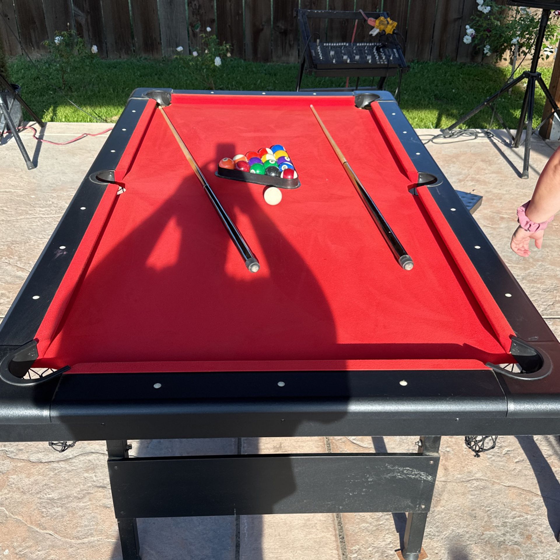Pool Table Good Condition 400