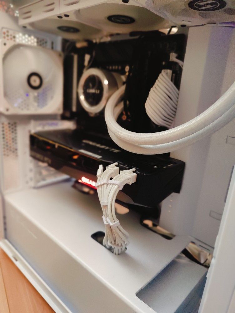 Winter Gaming PC | Intel DDR5 RTX Build