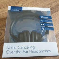 Insignia- Wireless Noise Canceling Over-the-Ear Headphones /Touch Control- Black