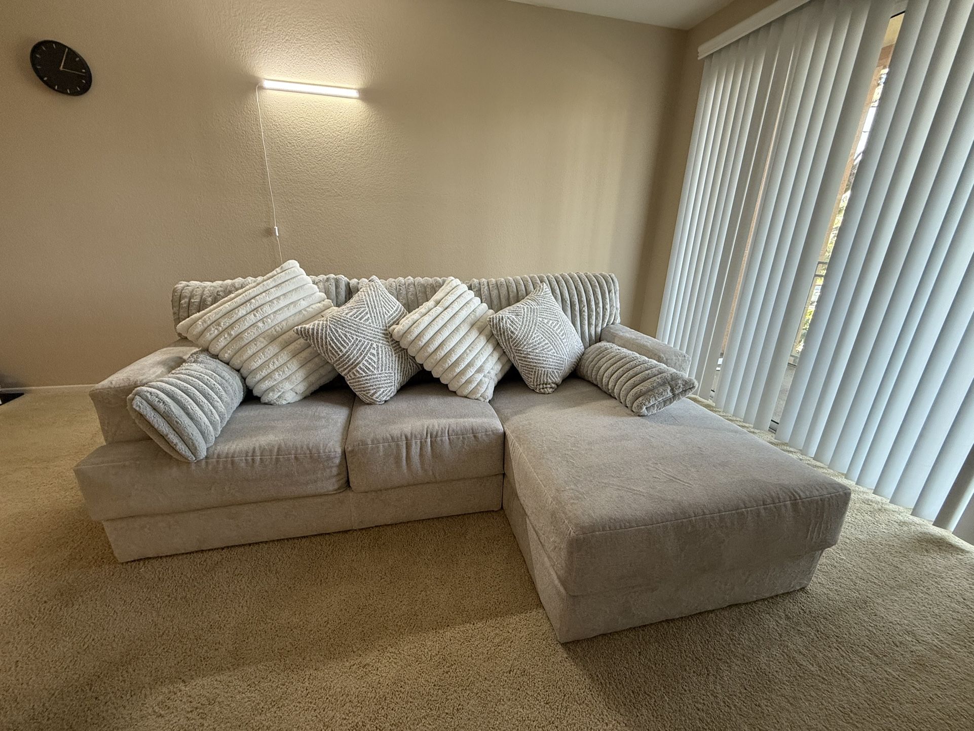 Sofia Gray 98'' 2 Piece Right Arm Facing Chaise Sectional