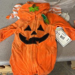 Costume