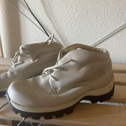 Vintage B Boots Leather cream beige high top lace up chunky sole leather sneakers work boots Sz 8.5 mens 10 womens unisex rubber sole RARE