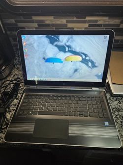 HP Pavilion 15.6" Touch Screen LAPTOP Intel i3-7100U, Plugged in ONLY