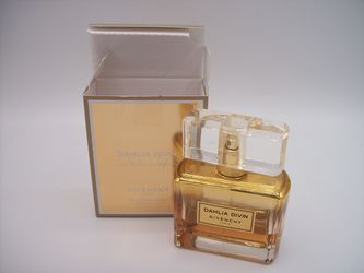 Dahlia Divin Givenchy 75ml / 2.5floz 95% Full - Includes Box