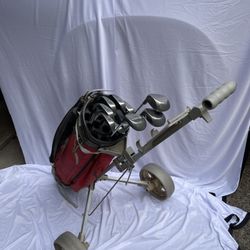 Set of Golf Clubs-Right Handed