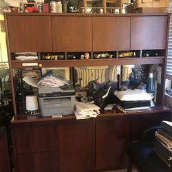 Office Credenza Lots Of Storage File Draws And Locks W/key
