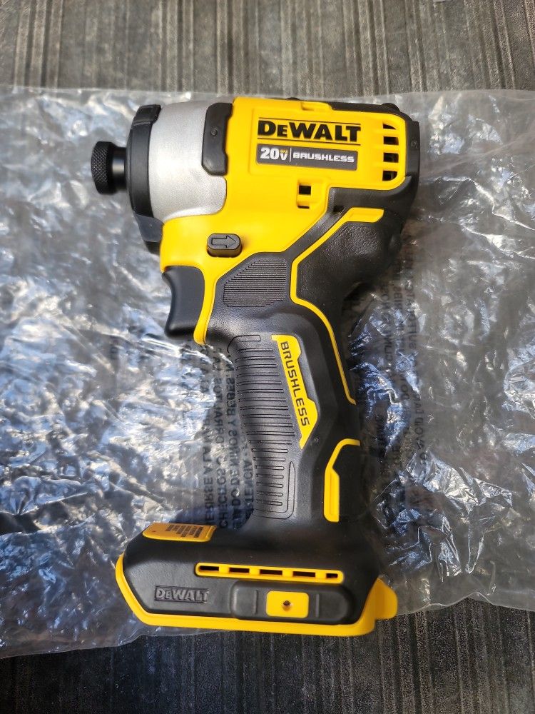 DEWALT 20VMAX BRUSHLESS ATOMIC 1/4"(6MM) CORDLESS IMPACT DRIVER NEW (TOOL ONLY)