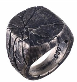 Men’s vintage 925 cracked square rings