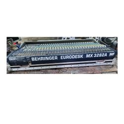 32 Channel Behringer Mixer Eurodesk 