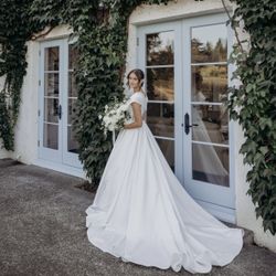 Elegant Wedding Dress 