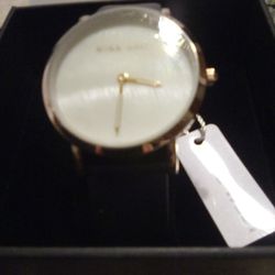 WOMENS NINE WEST BRAND NEW WATCH IN BOX NEVER USED MOTHER OF PEARL FACE VERY PRETTY SEE ALL PICS