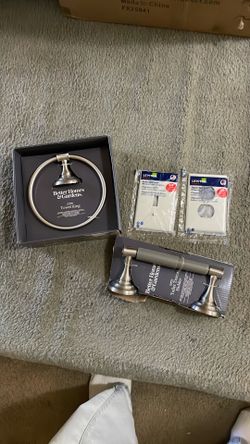 Towel ring and toilet tissue holder