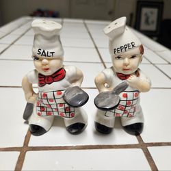 Vintage 50/60 Chefs Salt n Pepper Dispensers