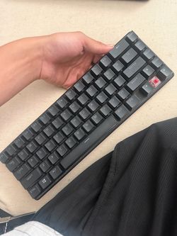 Hyperx alloy origins 65% black keyboard