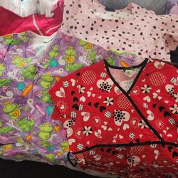 Scrubs Tops And Bottoms-Medium 
