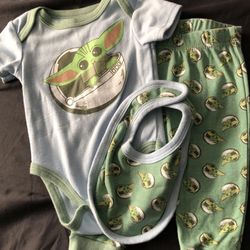 Infant Star Wars: Baby Yoda Outfit