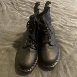 Size 11.5: Doc Martens original