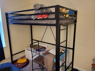 Kids Twin Size Loft Bunk Bed( Mattress Included) $80
