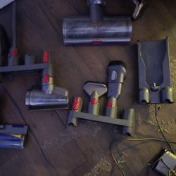 Dyson V15 Detect With Wall Mount Amd All Accessories