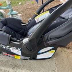     Infant Car Seat Graco