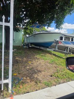 28 Foot Mako boat