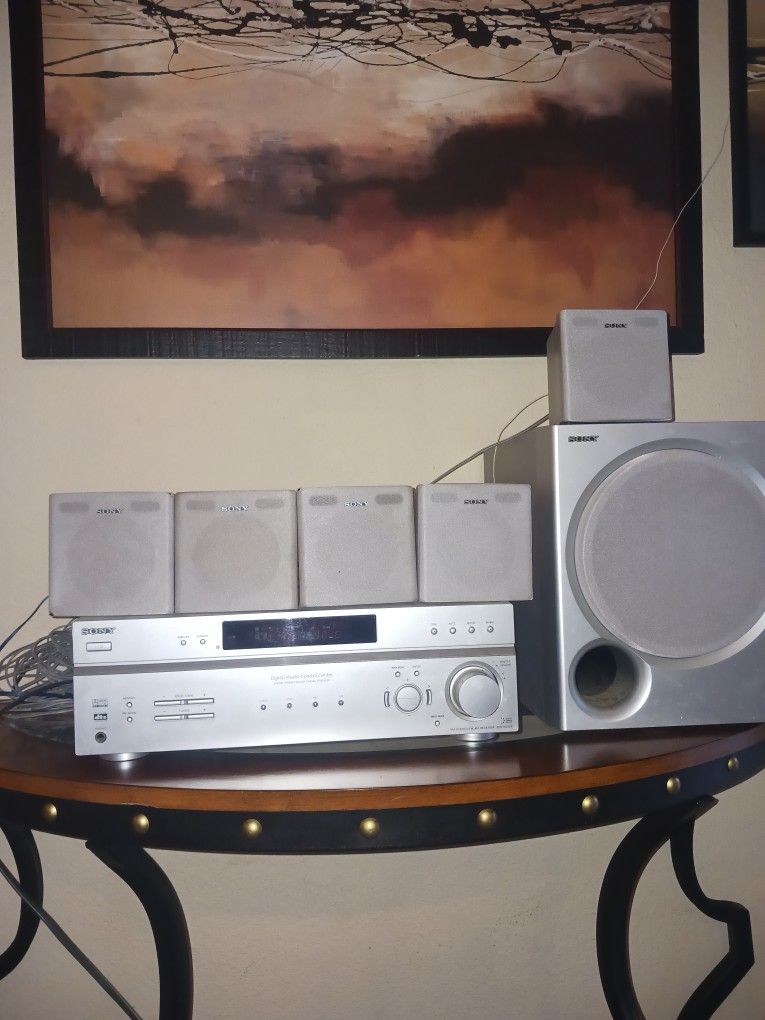 sony receiver FM Stereo/FM-AM, 5 speakers and subwofer