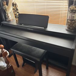 Yamaha Piano Clp-625 