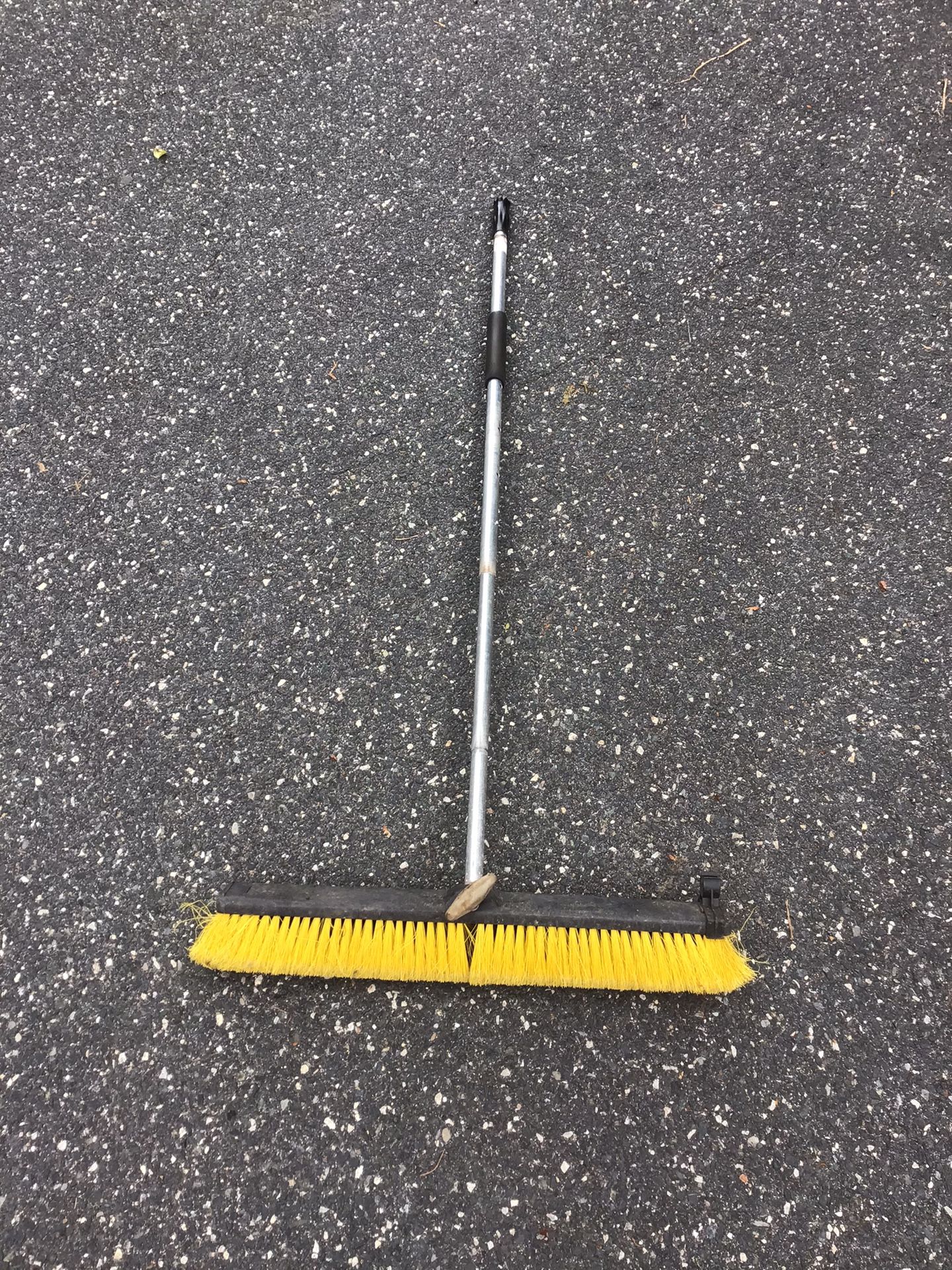 Garage Street Broom