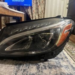 Mercedes C300 Headlight 