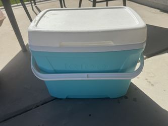 Igloo 28 QT Hard Sided Cooler